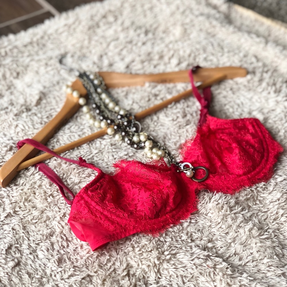 SEXY red lace bra